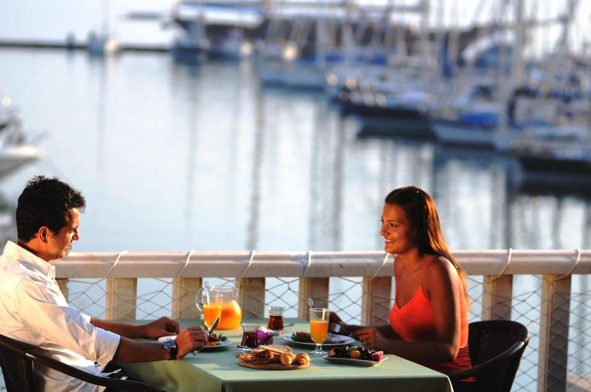 Ece Saray Marina Resort (Adults Only) Fethiye Exterior foto
